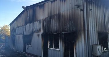 GALERIE FOTO / Incendiu puternic la Tuzla. O brutărie a ars din temelii - 3