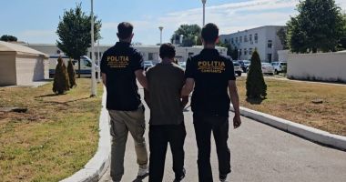 Stire din Eveniment : Constănțean cercetat după ce a incendiat intenționat trei mașini parcate!