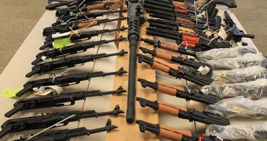 Stire din Actualitate : Mafia din Republica Moldova ar vinde armament rusesc separatiștilor proruși din Ucraina