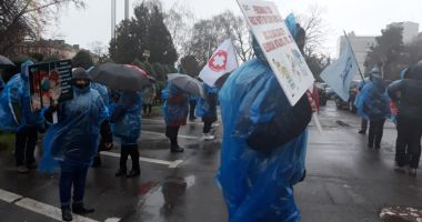 GALERIE FOTO / Membrii Siampa Sanitas Constanța protestează - 3