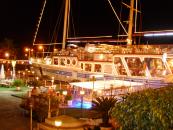 Stire din Sport : Handbalistele Tomisului s-au fotografiat lângă yacht-ul Beatles-ilor