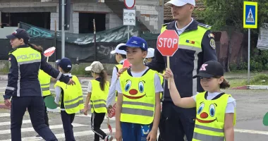 Lecții de circulație pentru elevii din Constanța. Polițiștii au intrat în școli cu demonstrații interactive - 2