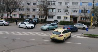 GALERIE FOTO / Carambol cu trei autoturisme, pe o arteră intens circulată a Constanței - 3