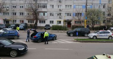 GALERIE FOTO / Carambol cu trei autoturisme, pe o arteră intens circulată a Constanței - 4