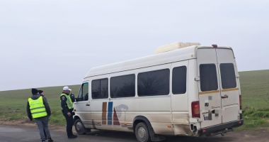 Stire din Eveniment : Transportatorii de persoane, la control! Iată pentru ce au fost sancționați
