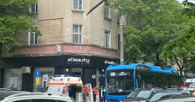 Intervenție pe bulevardul Tomis! Mai mulți pasageri dintr-un autobuz au fost răniți - 3