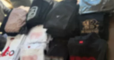 Marfă suspectă contrafăcută în valoare de peste 100.000 de lei descoperită la Mangalia într-un autocar - 3