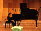Stire din Cultură-Educație : Doi elevi ai Colegiului de Artă "Regina Maria" au primit burse din partea Clubului "Rotary"