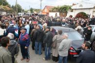 Stire din Politică-Administrație : Zeci de oficialități, rude și sute de constănțeni au condus-o pe Elena Băsescu pe ultimul drum