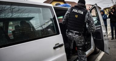 Stire din Eveniment : PERCHEZIȚII în PRIMĂRII și ȘCOLI din toată țara. Este vizată și Constanța!