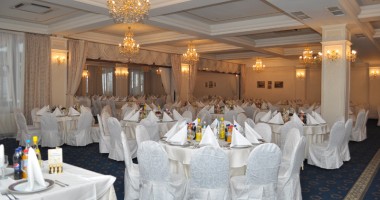 Doamnele au scos restaurantele din criză - 3