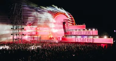 BEACH, PLEASE! 2026 a deschis oficial NIBIRU în fața a 90.000 de oameni și a dat startul celei mai mari ediții din istoria festivalului - 2