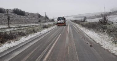 VIDEO / NINGE PE AUTOSTRADĂ! TRAFIC ÎN CONDIȚII DE IARNĂ! - 3