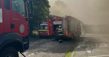 Stire din Eveniment : UPDATE Incendiu la un hotel din Eforie Nord. Pompierii intervin pentru stingerea flăcărilor