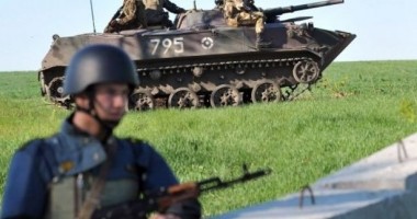 Stire din Actualitate : Tiruri de artilerie în apropiere de locul catastrofei MH17