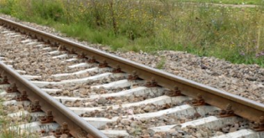 Stire din Eveniment : Grav accident feroviar: o cisternă a fost lovită de tren