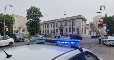 Stire din Eveniment : Ambuteiaje în centrul municipiului Constanța. Poliția Locală ne recomandă să renunțăm la mașini