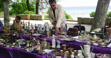 Stire din Social : Târg de antichități, în week-end, la Mangalia