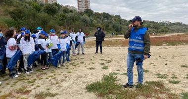 Amplă acțiune de curățenie, pe Plaja Modern - 3