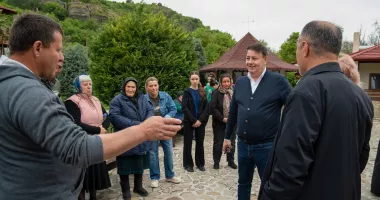 Stire din Actualitate : "Administrația sub lupă" - Asfalt și apă pentru Gura Dobrogei! Președintele CJC a oferit soluții oamenilor