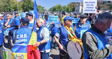 Stire din Eveniment : Militarii rezerviști din Constanța au protestat din nou la București: „Este timpul să se facă treabă”