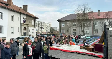 Credincioșii din Murfatlar participă la o procesiune de Florii cu slujbă finală - 2