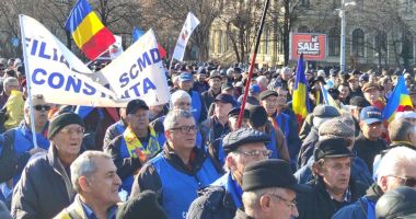 Stire din Eveniment : Militarii rezerviști constănțeni își strigă nemulțumirile de la București: „Vrem un program de țară realist”
