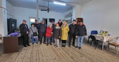 Surdo-muţii, "îngropaţi" în igrasie. "Oamenii nu vor să mai vină la sediu. Le este teamă să nu se îmbolnăvească" - 3