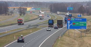 Stire din Eveniment : Razii pe autostrada A2: Patru șoferi au rămas fără permis. Unul dintre ei circula cu 197 km/h