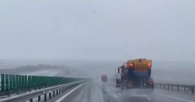 Poliția informează că se circulă pe carosabil umed pe A2, iar porturile la Marea Neagră sunt închise