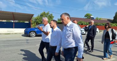 S-a trezit și ministrul Mircea Fechet după șase zile! Vrea să vadă cu ochii lui pagubele provocate de inundaţii, la Amzacea! - 2