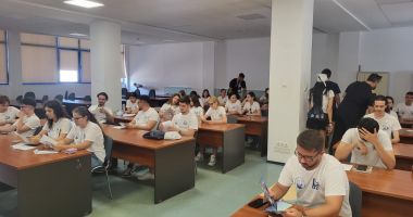 Școala de vară în Șantierul Naval Constanța. 58 de elevi și studenți vizitează nava Histria Giada - 2