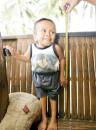 La 17 ani, e mai mic decât un bebe de 6 luni
