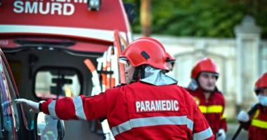O fetiță de 5 ani a murit după ce ar fi căzut dintr-un leagăn în curtea locuinței