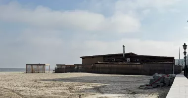 Ultima construcție ilegală rămasă pe litoral. Clubul refuză demolarea, iar cazul a ajuns în instanță - 2