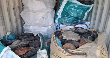 Zeci de tone de deșeuri, aduse în Portul Constanța. Descoperirea polițiștilor de frontieră - 4