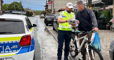 Stire din Eveniment : Trotinetiștii și bicicliștii, în vizorul poliției. Val de amenzi în județul Constanța