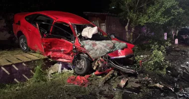 Stire din Eveniment : Accident grav în Mineri. Patru victime, două persoane au rămas încarcerate