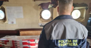 Stire din Eveniment : Țigări ascunse în sala de mese a unui nave sosite din Grecia, confiscate de Garda de Coastă