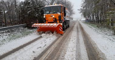 VIDEO / NINGE PE AUTOSTRADĂ! TRAFIC ÎN CONDIȚII DE IARNĂ! - 2