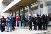 Stire din Cultură-Educație : Bursele, bani "de țigări" pentru studenți