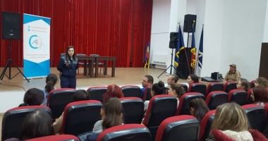 Stire din Cultură-Educație : ABC-ul carierei. Liceenii, interesați să se orienteze în carieră