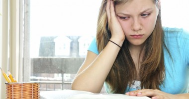 Stire din Social : Cine îi apără pe copii de cei care îi abuzează