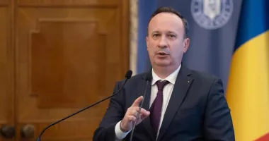 Stire din Politică-Administrație : Așa nu se mai poate! USR cere sancționarea lui Adrian Câciu pentru violență fizică și verbală în Parlament