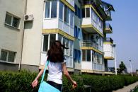 Stire din Cetățenești : Administratorul... îi filează pe vizitatorii locatarilor și-i pune să plătească întreținerea