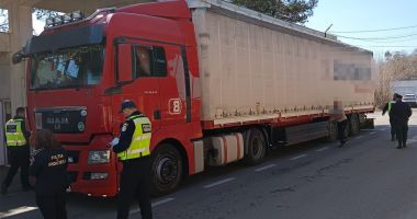 Stire din Eveniment : Un transportator turc, depistat în Portul Constanța cu permis fals de conducere!