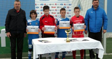 Stire din Sport : Academia Hagi a câștigat etapa inaugurală a Cupei Danone