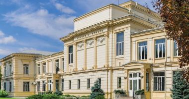 Stire din Actualitate : Academia Română: “Este necesar ca întreaga clasă politică şi societatea civilă să apere împreună echilibrul şi stabilitatea României”