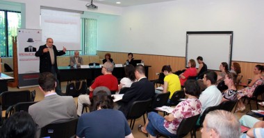 Stire din Economie : Schimbarea stă în mâinile noastre!  Cum îi putem ține din scurt pe politicieni