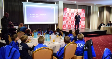 Academia Hagi și-a premiat  cei mai valoroși jucători și antrenori - 4